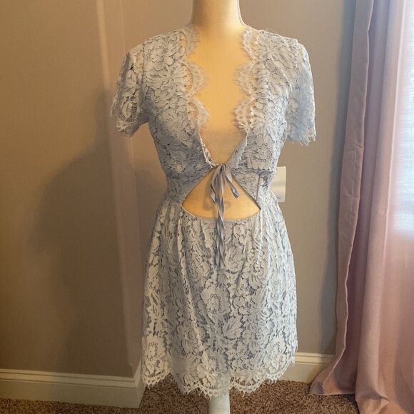 NWT Tobi Pale blue Dress Size Medium - Picture 9 of 9